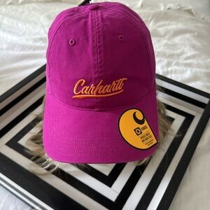 Women’s Carhartt baseball style cap.